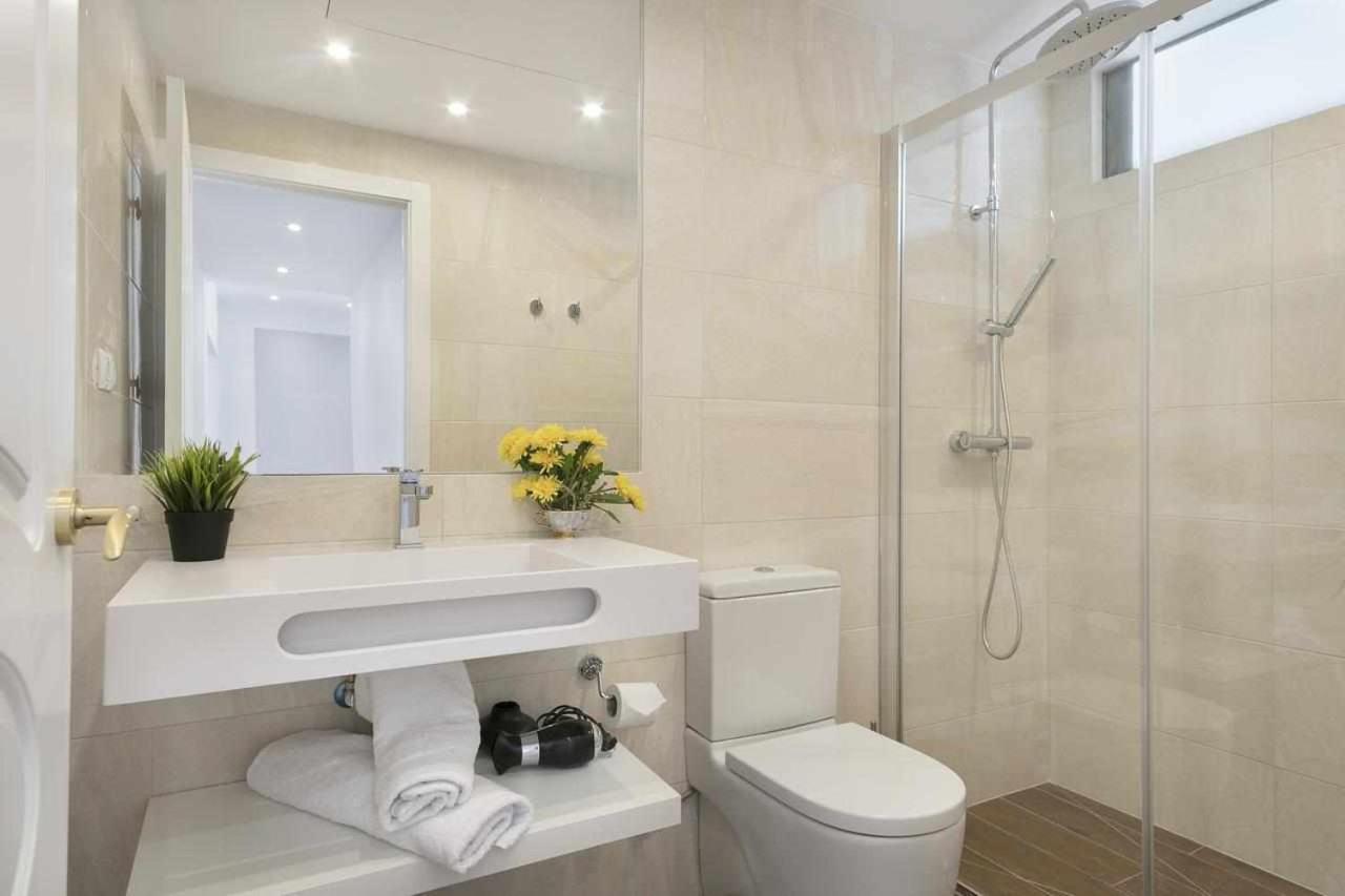 Apartment Leonor Barcelona Buitenkant foto